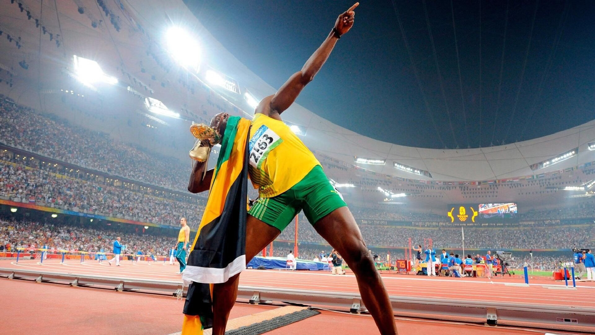 开云电竞登录-国际空中飞人特技表演，视觉震撼的极限运动盛典，空中飞人动作